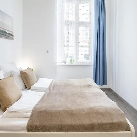 Apartment Simple And A C