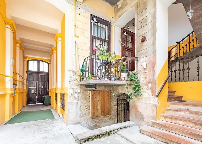 Simple And A C Appartement Budapest