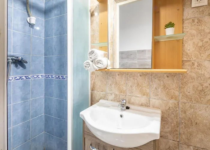 Simple And A C * Budapešť