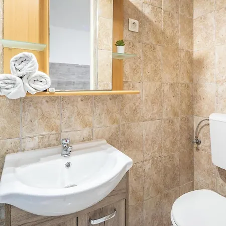 Simple And A C * Будапешт