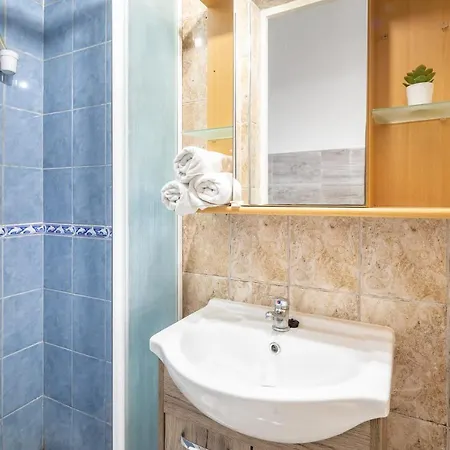 Simple And A C * Будапешт